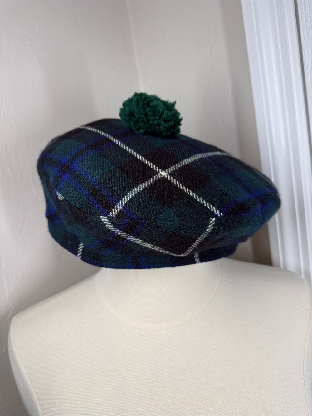 Jonathan Richard wool plod Scottish traditional beret hat with pom pom